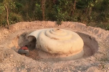 Một mình xây nhà có bể bơi chỉ trong vài ngày theo cách của người nguyên thuỷ!