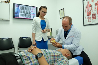 ACC khai trương phòng khám trị liệu cột sống không dùng thuốc hay phẫu thuật