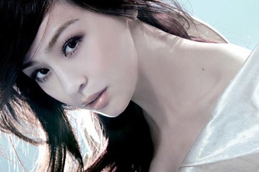 Vương Tâm Lăng nức nở vì bị xem là “người thứ ba”