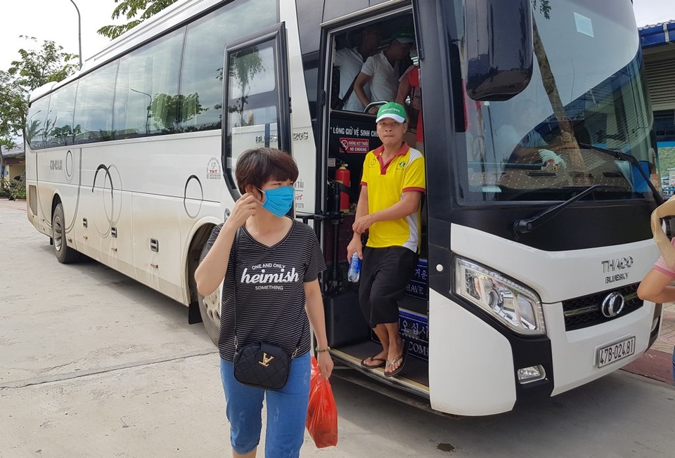 Bến tàu du lịch ở Nha Trang nhộn nhịp sau làn sóng Covid-19 lần 2 - 2 Bến tàu du lịch ở Nha Trang nhộn nhịp sau làn sóng Covid-19 lần 2 - 2