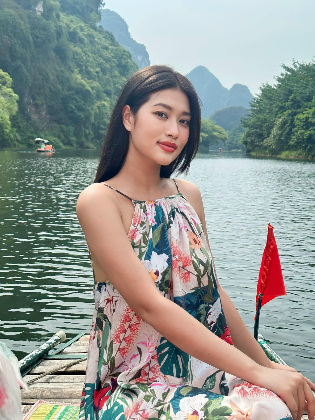 Hoa hậu Thiên Ân tuổi 24: Nhan sắc thăng hạng, tin đồn hẹn hò Kỳ Duyên - 13 Hoa hậu Thiên Ân tuổi 24: Nhan sắc thăng hạng, tin đồn hẹn hò Kỳ Duyên - 13