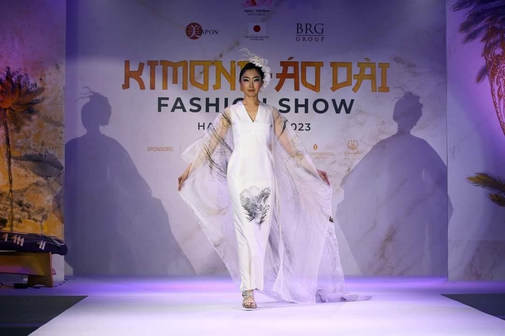 Chiêm ngưỡng sắc màu văn hóa ấn tượng tại Kimono - Aodai Fashion Show - 5