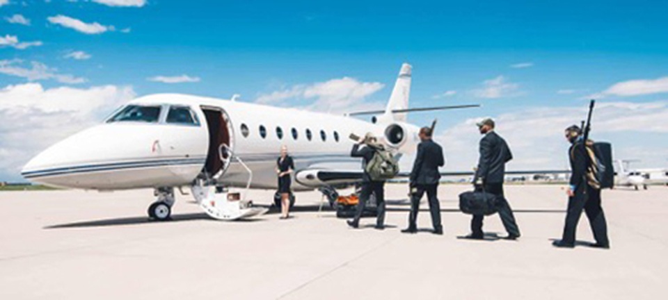 Cách giới siêu giàu thế giới “biến mùa Hạ thành mùa Đông” - 1