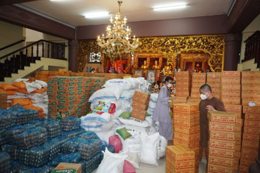 Chung sức đồng lòng đẩy lùi dịch bệnh Covid-19 - 4 Chung sức đồng lòng đẩy lùi dịch bệnh Covid-19 - 4