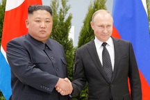 Ông Putin lần đầu gặp ông Kim Jong-un, ủng hộ Triều Tiên bình thường hóa quan hệ với Mỹ