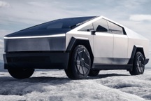 Hệ thống treo của xe bất ngờ nổ tung, Tesla từ chối bảo hành vì một lý do