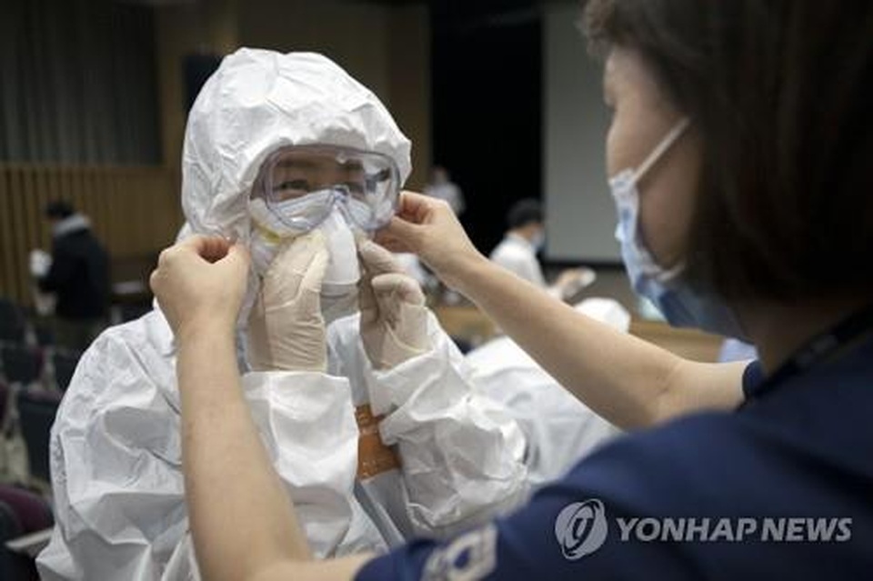 Số người nhiễm virus corona tại Hàn Quốc có thể lên 10.000 người - 1 Số người nhiễm virus corona tại Hàn Quốc có thể lên 10.000 người - 1