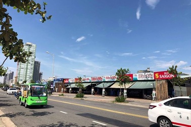 Hàng loạt nhà hàng ven biển Đà Nẵng vi phạm trật tự xây dựng