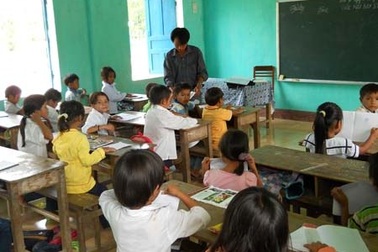 Kỷ luật giáo viên móc nối buôn bán bằng giả