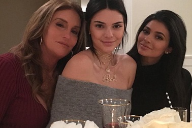 Sao tưng bừng nghỉ lễ Tạ Ơn như thế nào?