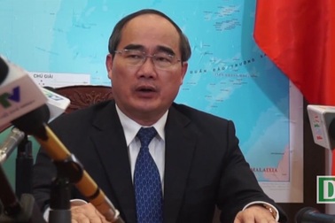 Ông Nguyễn Thiện Nhân cho biết thành phố đặt mục tiêu giải quyết 20.000 căn nhà trên và ven kênh rạch trọng 5 năm