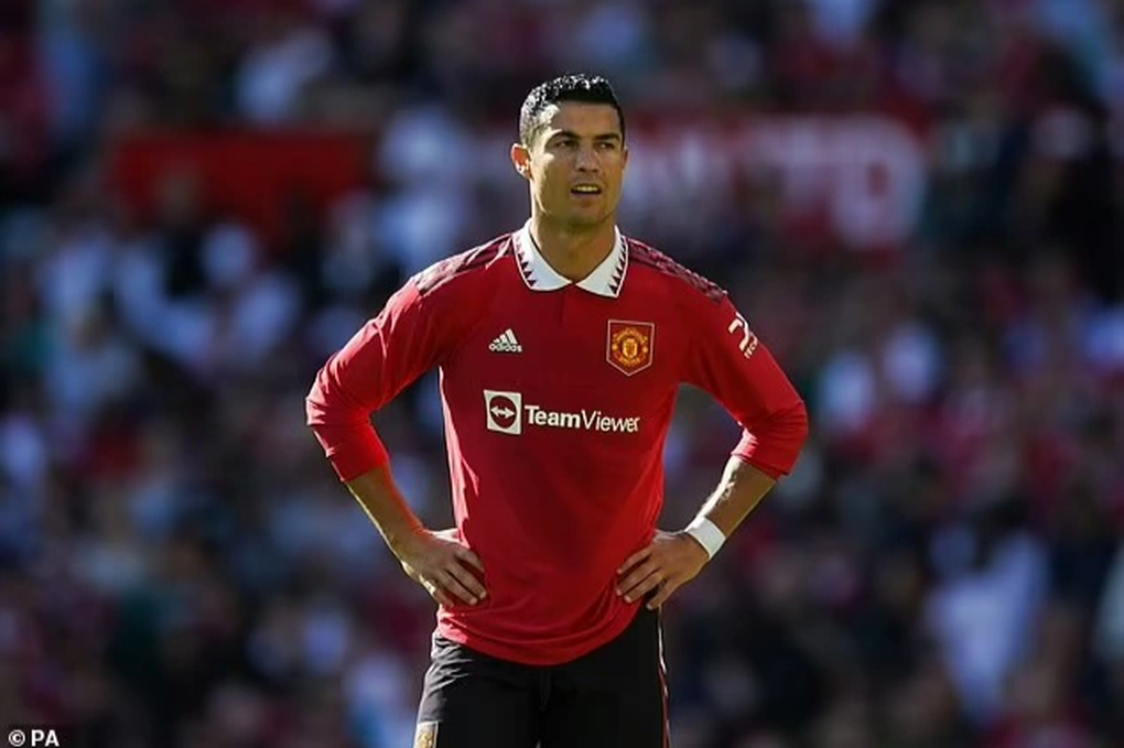 HLV Erik Ten Hag chê C.Ronaldo không đủ thể lực thi đấu cho Man Utd - 2 HLV Erik Ten Hag chê C.Ronaldo không đủ thể lực thi đấu cho Man Utd - 2