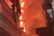 7 người mắc kẹt trong căn nhà cháy, một người tử vong