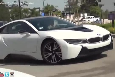 Nhờ bà ngoại nóng bỏng thử lòng, không ngờ mất luôn bạn trai