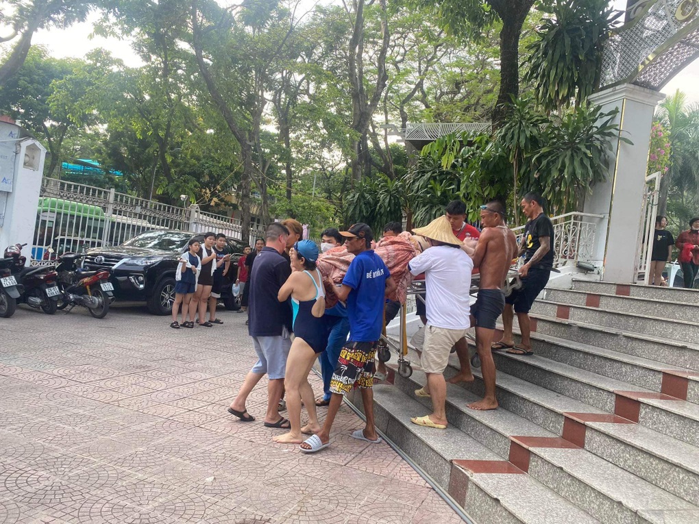 Nam thanh niên đuối nước trong bể bơi Công viên Tuổi trẻ - 1