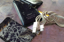 Cháu bé 11 tuổi tử vong khi dùng điện thoại đang sạc pin