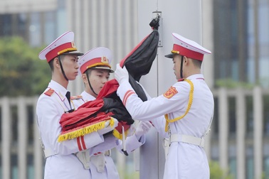 Nghi lễ thượng cờ rủ Quốc tang nguyên Tổng Bí thư Lê Khả Phiêu