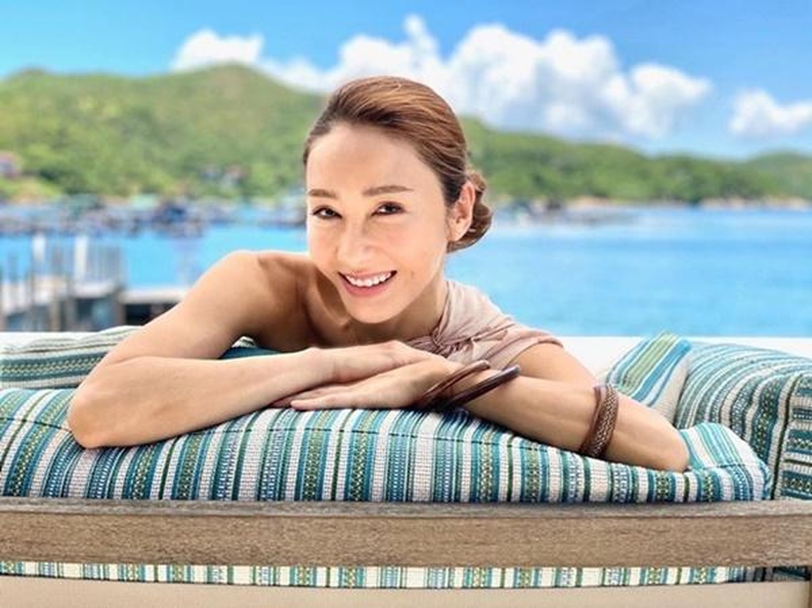 Bí quyết trẻ đẹp khó tin ở tuổi 51 của nàng Triệu Mẫn Lê Tư - 4 Bí quyết trẻ đẹp khó tin ở tuổi 51 của nàng Triệu Mẫn Lê Tư - 4