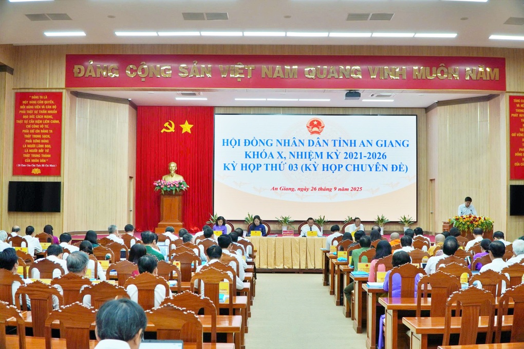 Miễn nhiệm chức Phó Chủ tịch UBND tỉnh An Giang với ông Giang Thanh Khoa - 1 Miễn nhiệm chức Phó Chủ tịch UBND tỉnh An Giang với ông Giang Thanh Khoa - 1