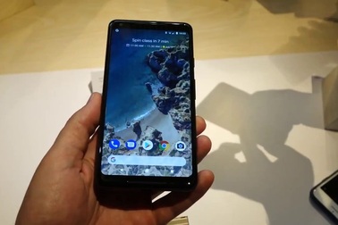 Thực tế smartphone Pixel 2 XL mới ra mắt của Google