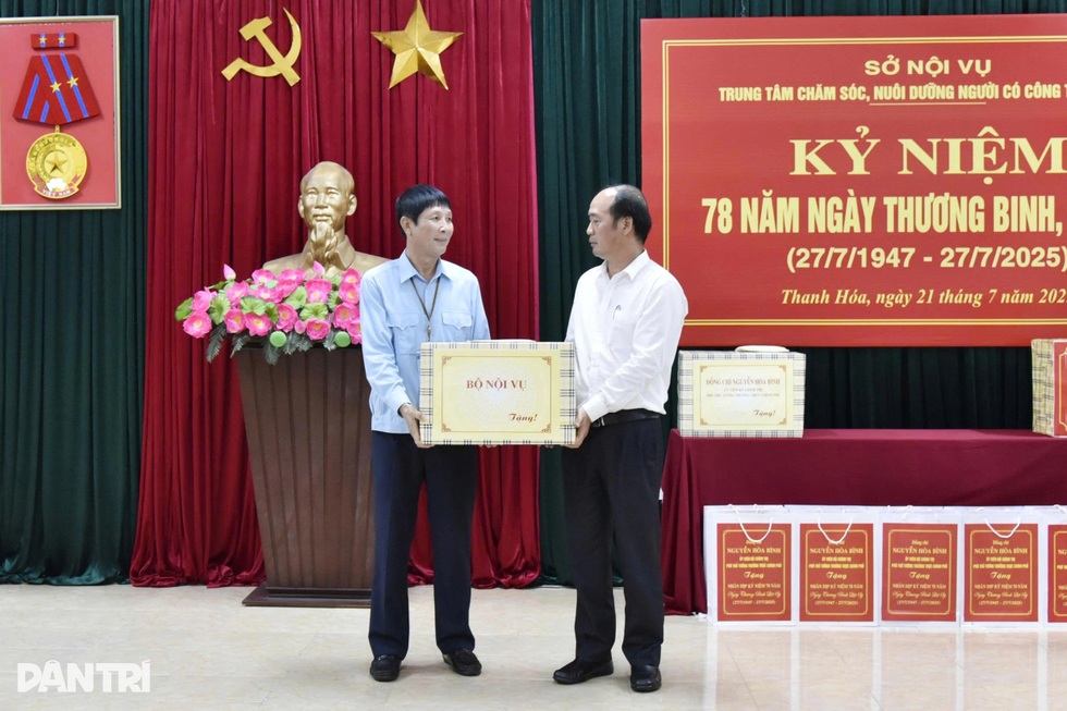 Phó Thủ tướng Nguyễn Hòa Bình thăm, tặng quà người có công tại Thanh Hóa - 6 Phó Thủ tướng Nguyễn Hòa Bình thăm, tặng quà người có công tại Thanh Hóa - 6