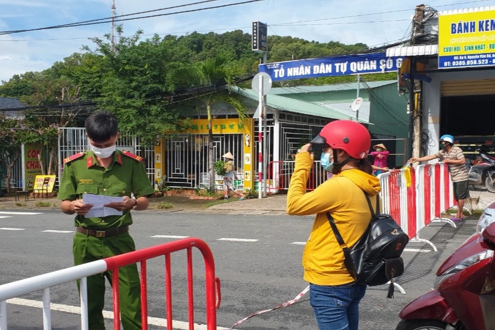 Dịch phức tạp, Phú Quốc triển khai trạm y tế lưu động - 1 Dịch phức tạp, Phú Quốc triển khai trạm y tế lưu động - 1