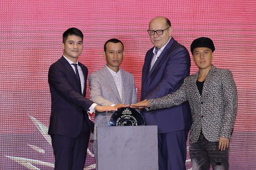 Chuyên gia đào tạo Phúc Nguyễn: Tôi đã sống đủ lâu trong showbiz, thấy đủ hào quang lẫn bạc bẽo - 2 Chuyên gia đào tạo Phúc Nguyễn: Tôi đã sống đủ lâu trong showbiz, thấy đủ hào quang lẫn bạc bẽo - 2