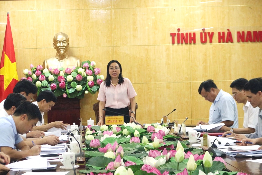 Hà Nam: Sắp xếp cán bộ phải phù hợp, minh bạch, không gây xáo trộn - 1 Hà Nam: Sắp xếp cán bộ phải phù hợp, minh bạch, không gây xáo trộn