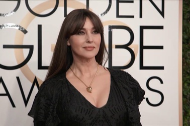 Monica Bellucci dự giải Quả Cầu vàng