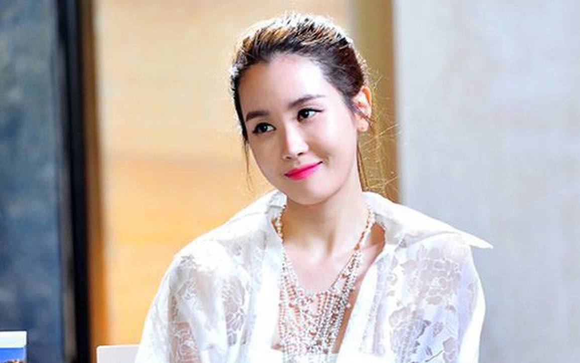Lee Da Hae: Mỹ nhân hạng A xứ Hàn hết thời đi livestream bán hàng - 3 Lee Da Hae: Mỹ nhân hạng A xứ Hàn hết thời đi livestream bán hàng - 3