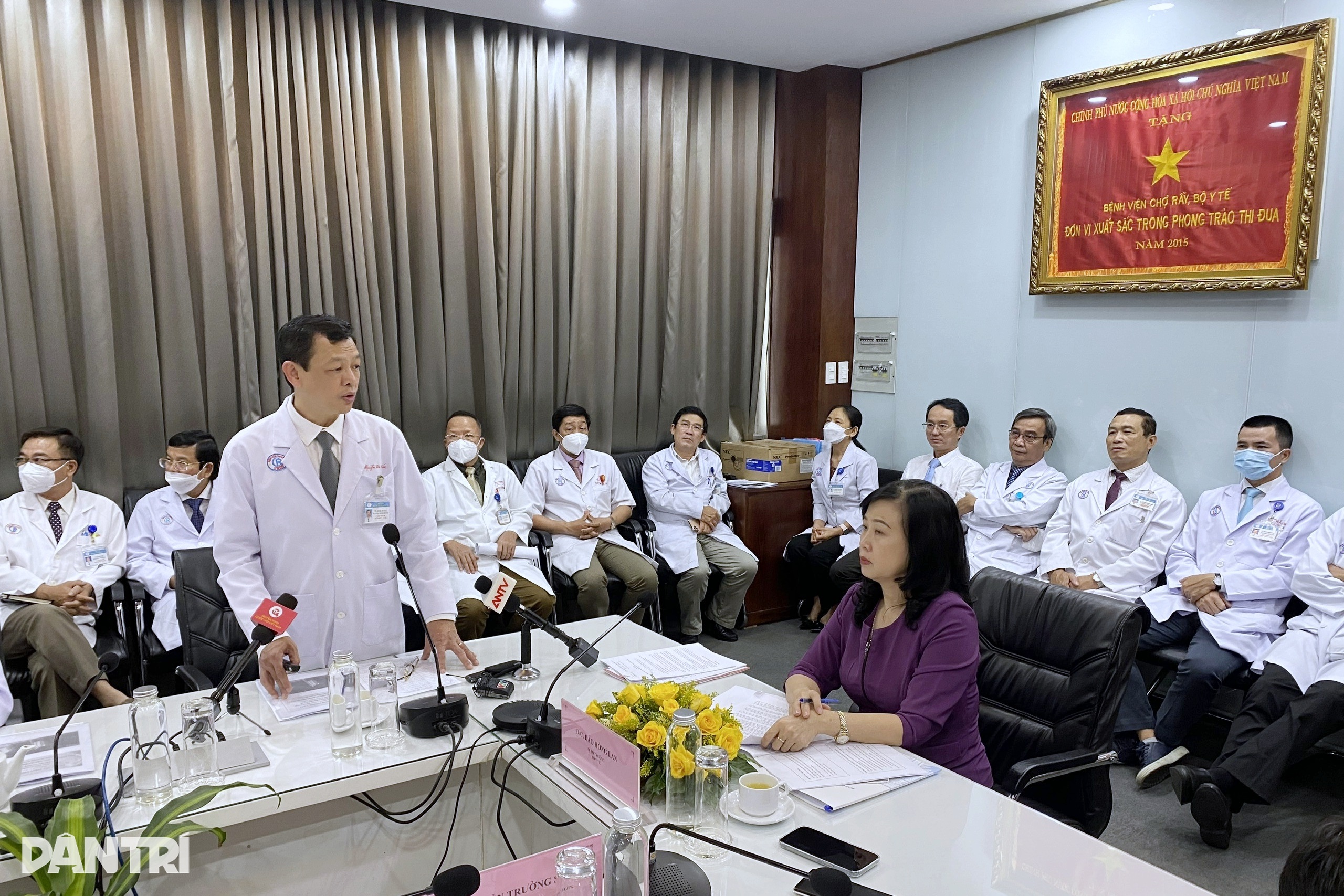 Directiva del Primer Ministro y tareas urgentes del sector médico - 11 Chỉ thị từ Thủ tướng và nhiệm vụ cấp bách của ngành y - 11