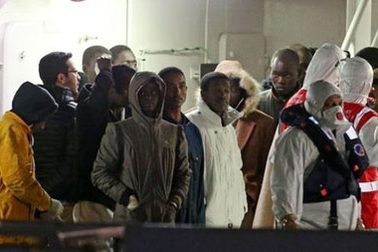 Thảm kịch tàu lật Địa Trung Hải: Thuyền trưởng sống sót bị bắt