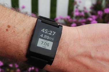Đồng hồ thông minh Pebble lên kệ vào 7/7, giá 3 triệu đồng