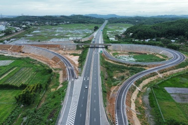 Hoàn thiện nút giao dở dang suốt 8 năm trên cao tốc Đà Nẵng - Quảng Ngãi