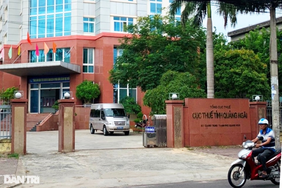 Nhiều doanh nhân nợ thuế bị tạm hoãn xuất cảnh - 1 Nhiều doanh nhân nợ thuế bị tạm hoãn xuất cảnh - 1