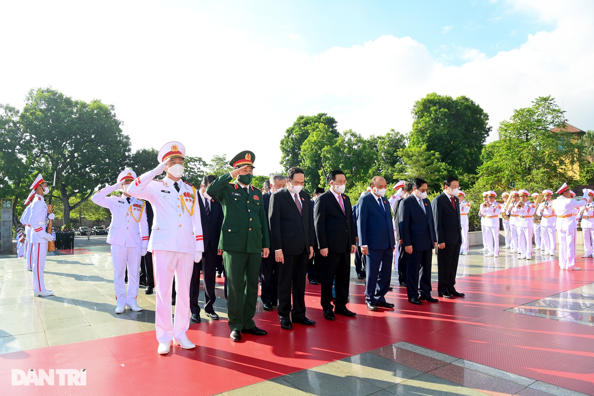 Lãnh đạo Đảng, Nhà nước đặt vòng hoa, tưởng niệm các Anh hùng liệt sĩ - 3 Lãnh đạo Đảng, Nhà nước đặt vòng hoa, tưởng niệm các Anh hùng liệt sĩ - 3