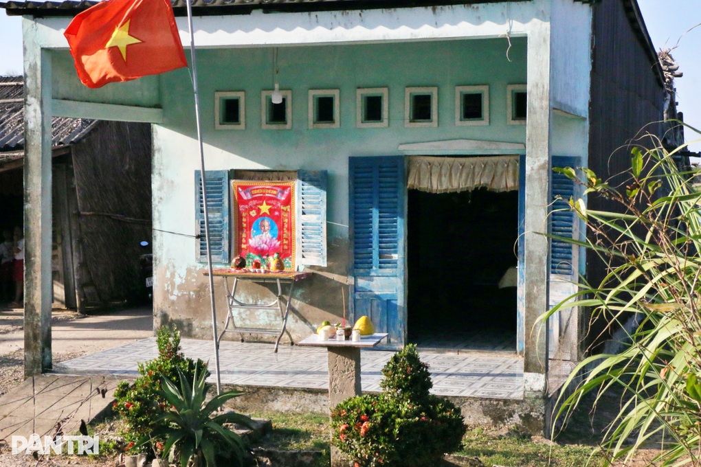 Bàn thờ Bác Hồ tết bằng lá dừa - Nét Xuân đẹp ở Cà Mau - 1 Bàn thờ Bác Hồ tết bằng lá dừa - Nét Xuân đẹp ở Cà Mau - 1