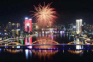 Canada ma thuật, Trung Quốc "du ký" với pháo hoa bên sông Hàn