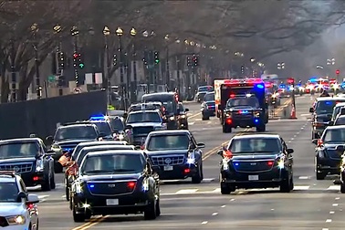 "Soi" cận cảnh dàn xe bọc thép hùng hậu trong ngày ông Biden nhậm chức