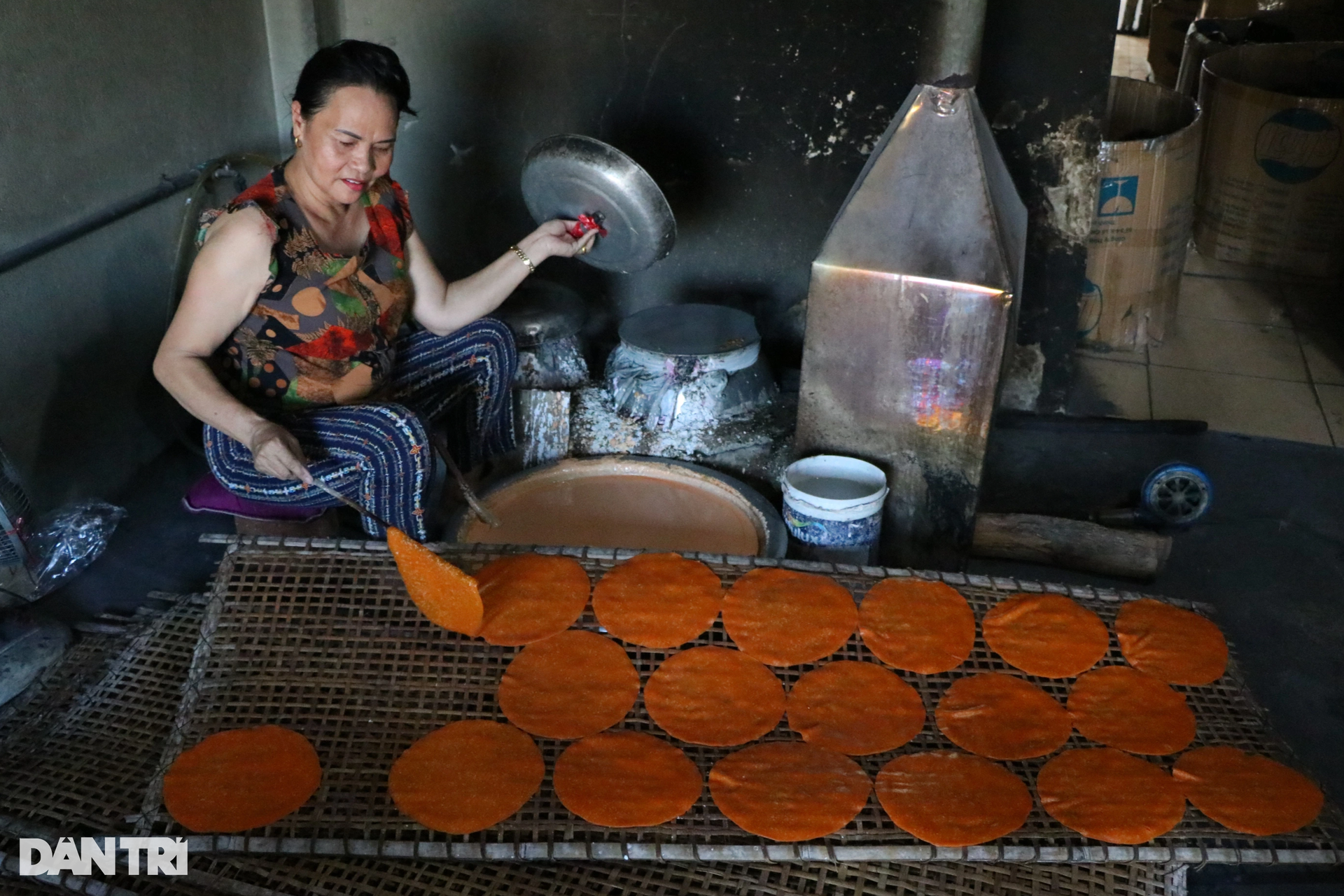 The place where women cook and dry in the sun create a cake that brings in 4.5 billion VND per year - 6