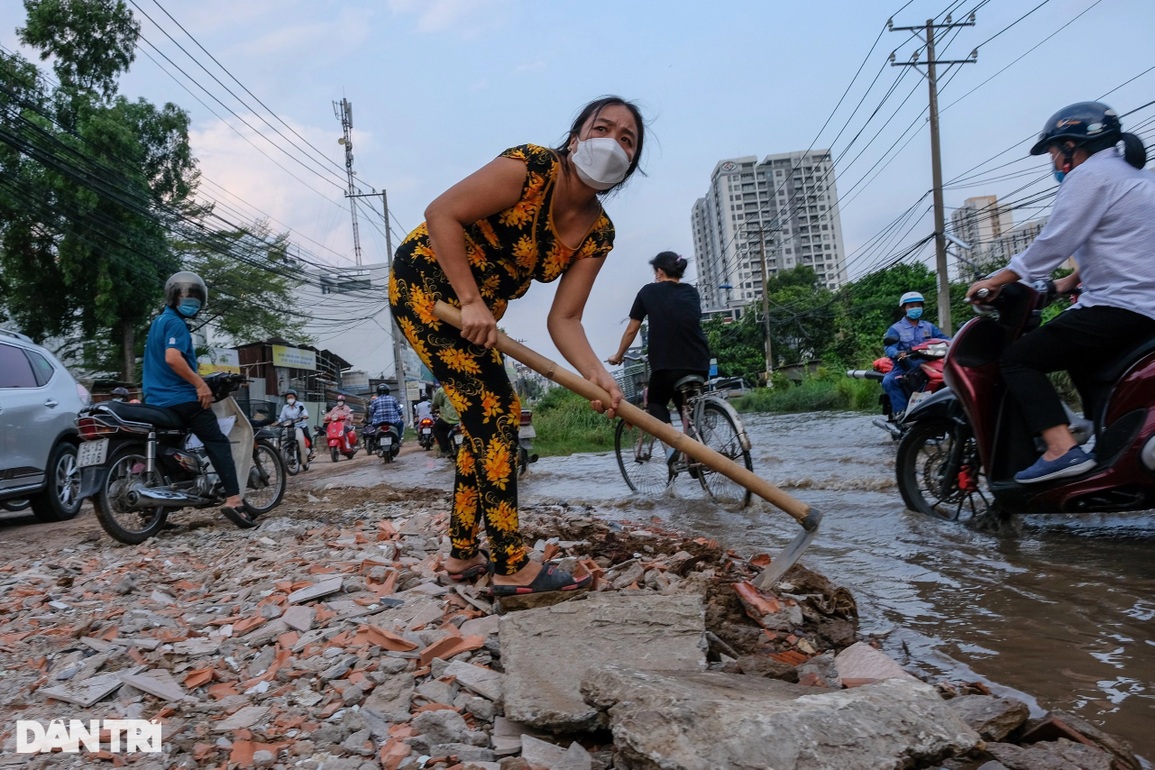 Vì sao con đường đau khổ ở TPHCM thi công 7 năm chưa xong? - 1 Vì sao con đường đau khổ ở TPHCM thi công 7 năm chưa xong? - 1