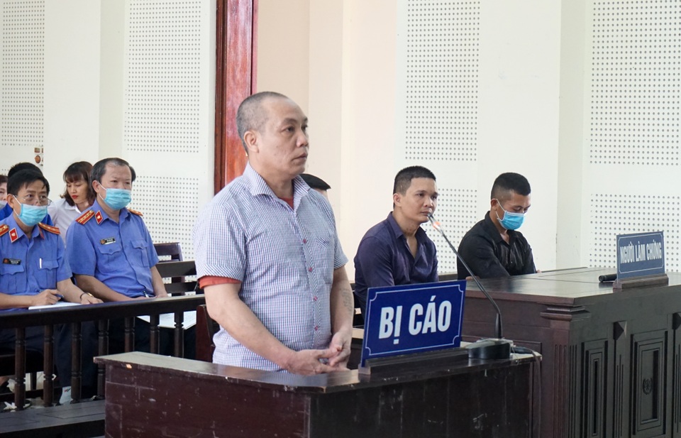 Quý tử 3 lần tù, 3 đời vợ, mẹ già đau lắm con ơi - 1 Quý tử 3 lần tù, 3 đời vợ, mẹ già đau lắm con ơi - 1