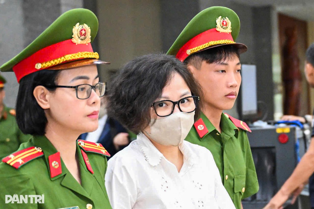 Ông Trịnh Văn Quyết và 2 em gái hầu tòa sau khi khắc phục đủ 2.500 tỷ đồng - 3 Ông Trịnh Văn Quyết và 2 em gái hầu tòa sau khi khắc phục đủ 2.500 tỷ đồng - 3