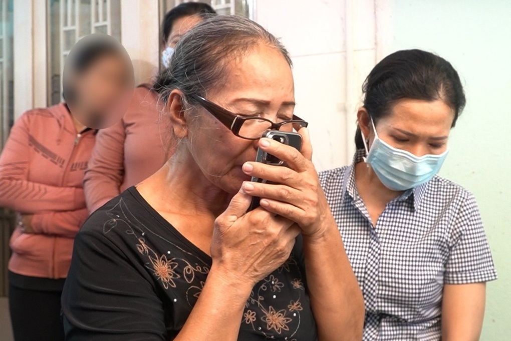 Mẹ khóc nghẹn, hoàn thành tâm nguyện giúp con trai chết não cứu 6 người - 3 Mẹ khóc nghẹn, hoàn thành tâm nguyện giúp con trai chết não cứu 6 người - 3