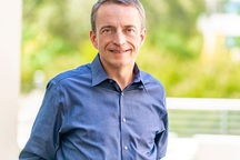 Vừa được bổ nhiệm, CEO mới của Intel đã "tuyên chiến" Apple