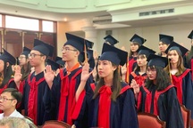 Khoa Y dược ĐH Quốc gia Hà Nội trao bằng cho 90 tân bác sĩ, dược sĩ