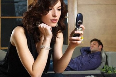 Chồng tôi trăng hoa, tình già đến tận nhà đòi lại của