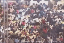 Khán đài sân vận động Ấn Độ bất ngờ đổ sập giữa trận thi đấu