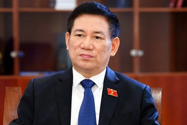 Bộ trưởng Tài chính hứa bảo vệ nhà đầu tư chứng khoán