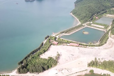 Thêm một công trình xây dựng trái phép trên vịnh Bái Tử Long lộ diện